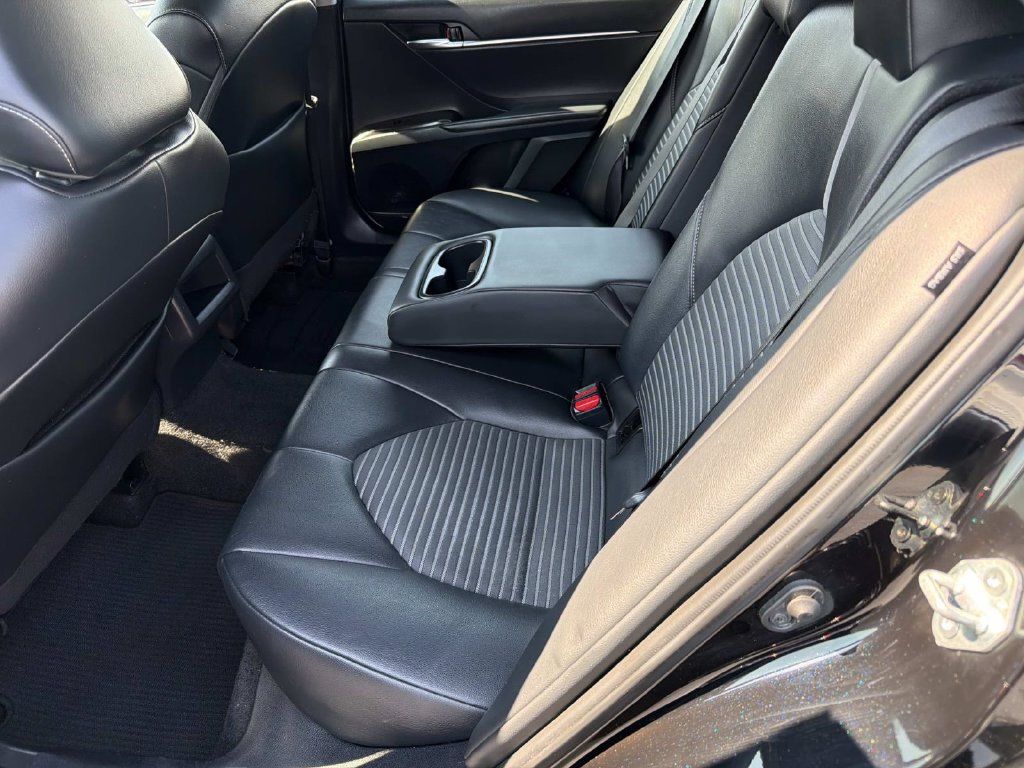Used 2023 Toyota Camry SE FWD image 15