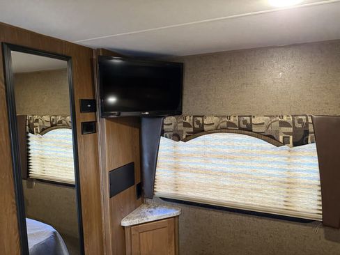 Used 2016 Ford E-450 and Econoline 450 Super Duty w/ Motorhome Prep Package image 68