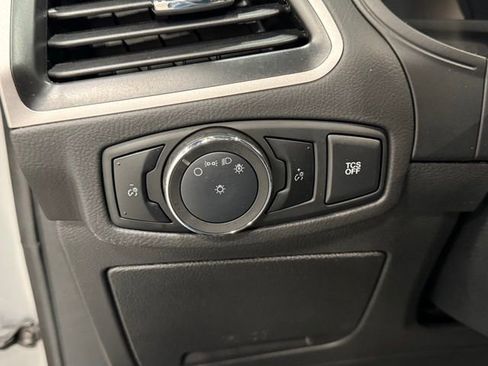 Used 2024 Ford Edge SE image 11