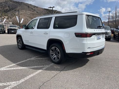 Used 2024 Jeep Wagoneer Series II w/ Flexible Seating Group image 6