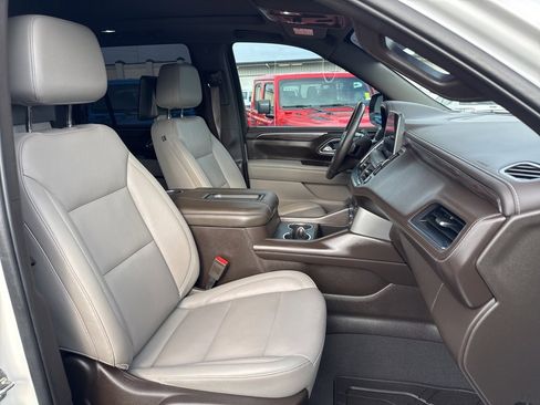 Used 2021 Chevrolet Tahoe Z71 w/ Rear Media and Nav Package image 34