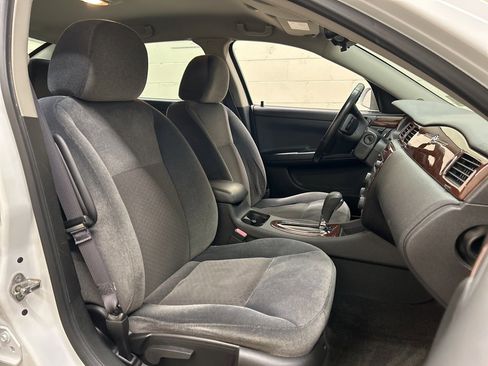 Used 2011 Chevrolet Impala LT image 10