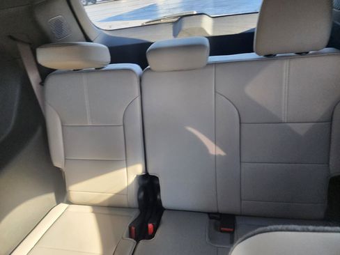 Used 2024 GMC Acadia Elevation w/ Luxury Package image 10