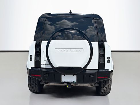 New 2026 Land Rover Defender 110 X-Dynamic SE AWD/4WD image 4