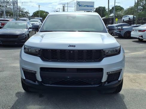 Used 2023 Jeep Grand Cherokee L Limited w/ Luxury Tech Group II RWD image 2