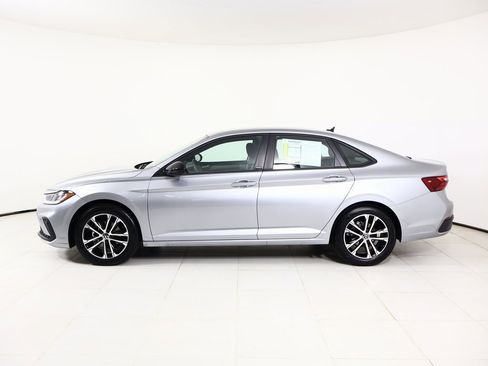 Used 2025 Volkswagen Jetta Sport image 14