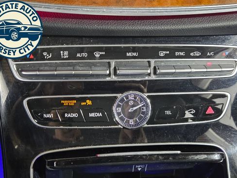 Used 2018 Mercedes-Benz E 300 4MATIC w/ Premium 3 Package (Q03) image 17