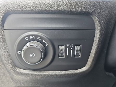 Certified 2023 Jeep Grand Cherokee Limited AWD/4WD image 27