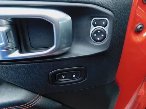 Used 2018 Jeep Wrangler Unlimited Rubicon w/ Dual Top Group image 25