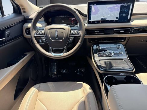 Certified 2023 Lincoln Nautilus FWD w/ Premium Package image 17