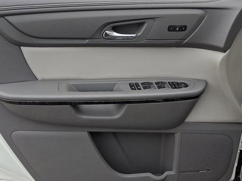 Used 2014 GMC Acadia SLT image 12