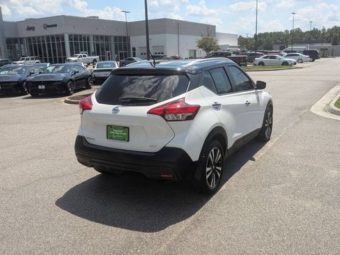 Used 2019 Nissan Kicks SV FWD image 5