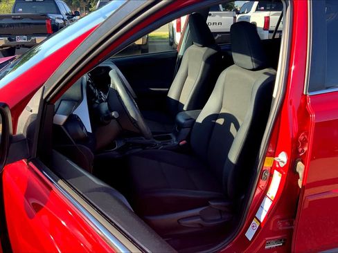 Used 2016 Toyota RAV4 LE AWD/4WD image 8