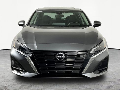 Certified 2024 Nissan Altima 2.5 SV w/ SV Premium Package FWD image 2