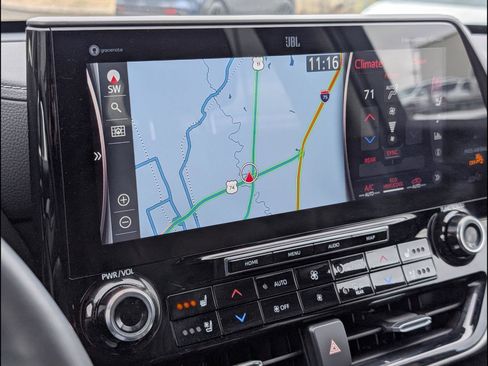 Used 2022 Toyota Highlander Limited image 16