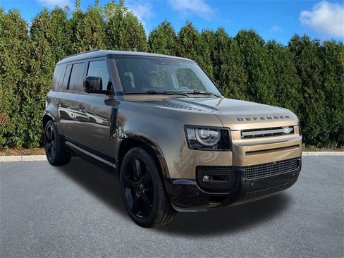 Used 2024 Land Rover Defender 110 X-Dynamic SE image 3