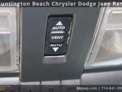 Used 2013 Dodge Challenger R/T image 27