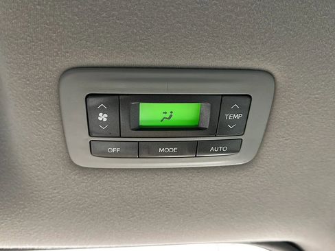 Used 2014 Toyota Sienna XLE image 24