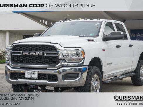 Used 2022 RAM 2500 Tradesman w/ Chrome Appearance Group AWD/4WD image 3