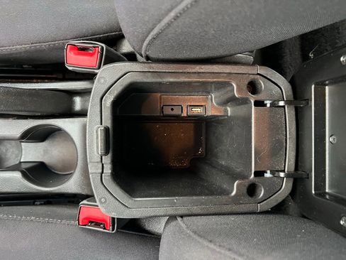 Used 2015 Chevrolet Cruze LT image 29