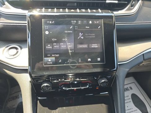 Used 2023 Jeep Grand Cherokee Altitude AWD/4WD image 23