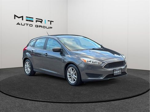 Used 2018 Ford Focus SE image 1