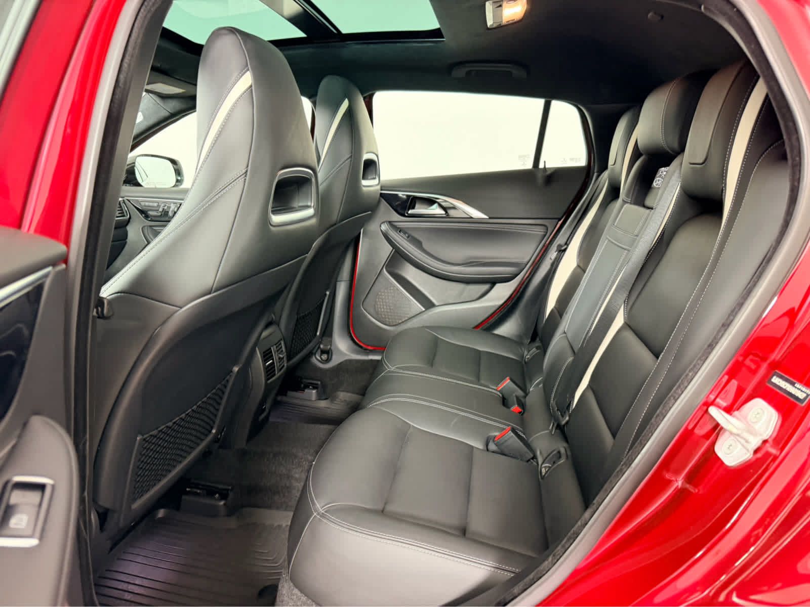 Used 2017 INFINITI QX30 Sport w/ Sport Leather Package FWD image 14