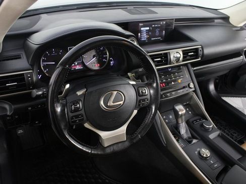 Used 2017 Lexus IS 300 AWD image 9