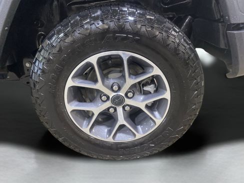 Used 2025 Jeep Wrangler Unlimited Sport AWD/4WD image 9
