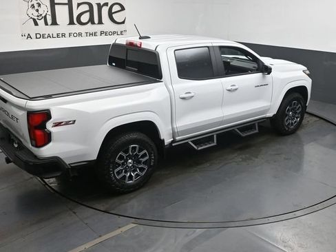 Used 2025 Chevrolet Colorado Z71 w/ Technology Package AWD/4WD image 39
