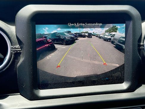 Used 2023 Jeep Wrangler Unlimited Sahara AWD/4WD image 15