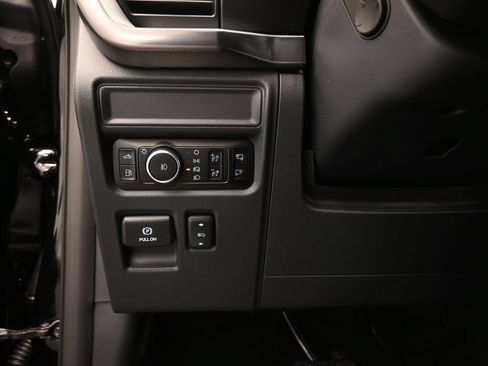 Used 2025 Ford F150 Platinum w/ Equipment Group 702A High AWD/4WD image 9