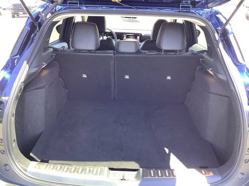 Used 2025 Nissan Kicks SR w/ Illumination Package AWD/4WD image 27