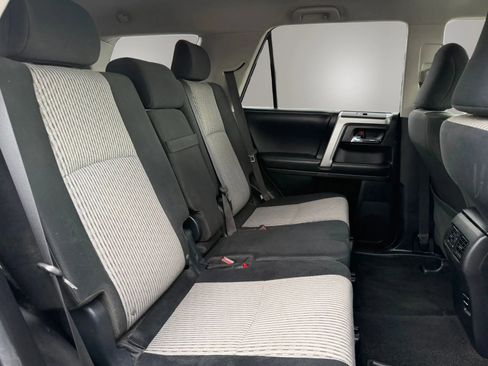 Used 2014 Toyota 4Runner SR5 AWD/4WD image 38