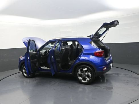 Used 2022 Hyundai Venue Limited FWD image 31