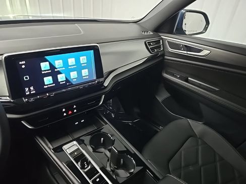 Used 2024 Volkswagen Atlas Cross Sport SE w/ Panoramic Sunroof Package AWD/4WD image 26