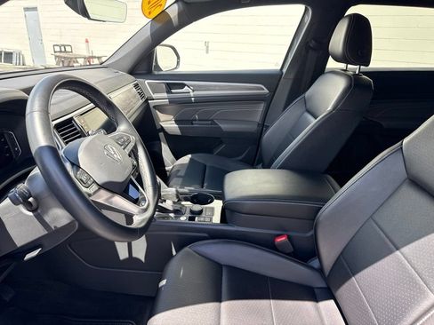 Used 2022 Volkswagen Atlas Cross Sport SE AWD/4WD image 20