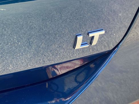 Used 2020 Chevrolet Equinox LT w/ Driver Convenience Package image 30