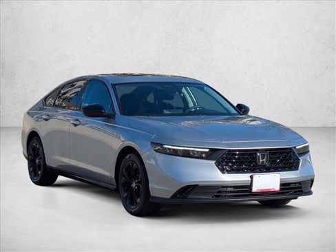 Used 2025 Honda Accord SE image 3