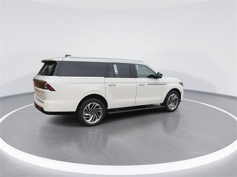 New 2025 Lincoln Navigator L Reserve image 8