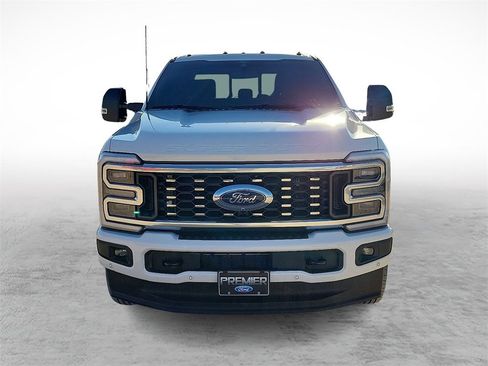 Used 2025 Ford F350 Platinum image 3
