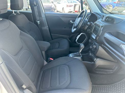 Used 2018 Jeep Renegade Latitude w/ Advanced Technology Group AWD/4WD image 36