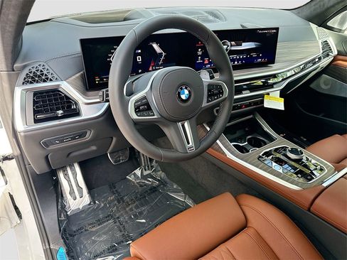 New 2026 BMW X7 M60i image 7