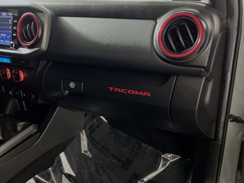 Used 2022 Toyota Tacoma TRD Sport w/ Technology Package image 35