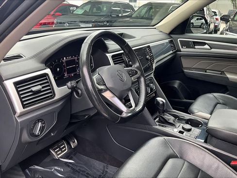 Used 2022 Volkswagen Atlas SEL Premium image 18