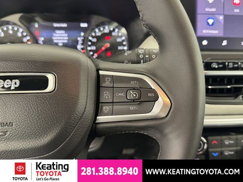 Used 2025 Jeep Compass Limited AWD/4WD image 27