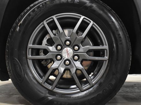 Used 2025 GMC Acadia Elevation image 35