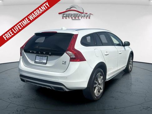 Used 2017 Volvo V60 T5 Cross Country Platinum AWD/4WD image 11