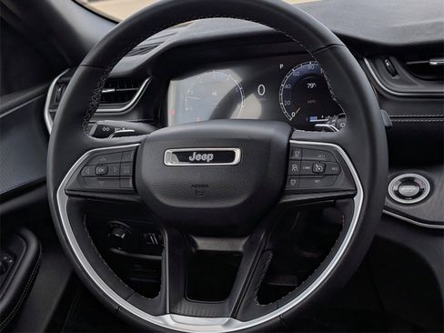 Used 2024 Jeep Grand Cherokee L Altitude image 13