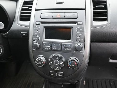 Used 2013 Kia Soul + FWD image 15